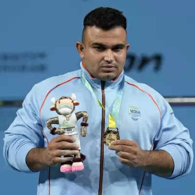 पैरा-पॉवरलिफ्टर सुधीर ने पुरुषों के हैवीवेट में खेलों का रिकॉर्ड बनाकर जीता स्वर्ण पदक