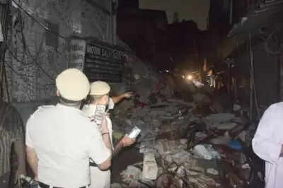 मध्य दिल्ली में मकान गिरने से बच्ची की मौत, 9 घायल