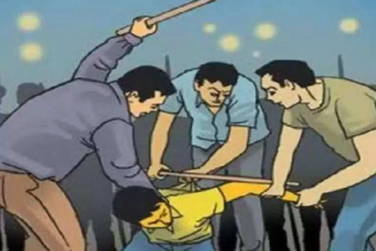लखनऊ के जानकीपुरम इलाके में हमलावरों ने युवक को पीटने के बाद उसके हाथों और पैरों में कील कांटे ठोंक दिए।